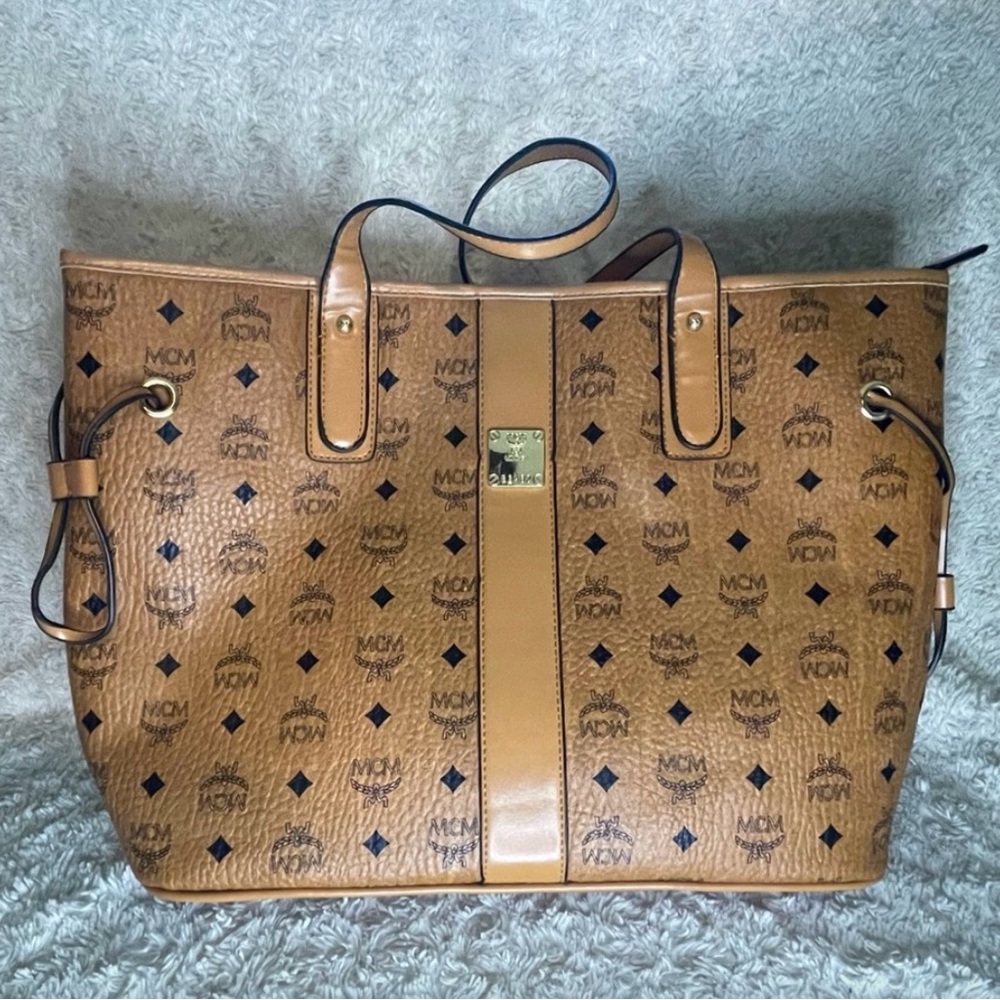 MCM medium tote bag🍁